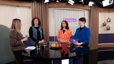 Ana Andric, Paulina Modlitba och Sara Ulander står i studio